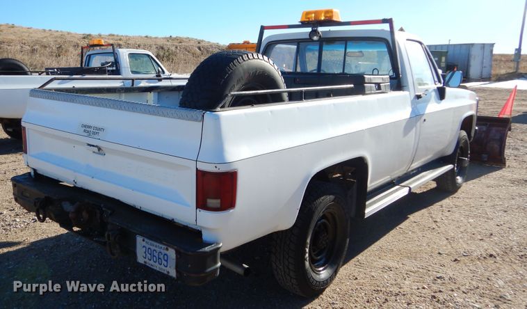 image for item KO9017 1984 Chevrolet D30  pickup truck