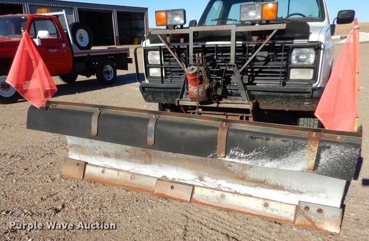 image for item KO9017 1984 Chevrolet D30  pickup truck