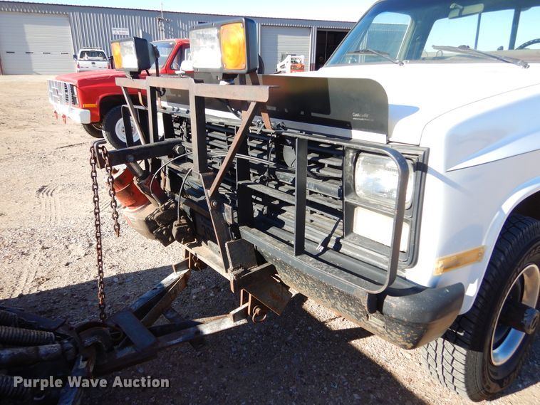 image for item KO9017 1984 Chevrolet D30  pickup truck