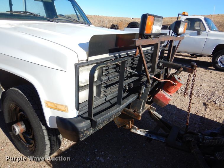 image for item KO9017 1984 Chevrolet D30  pickup truck