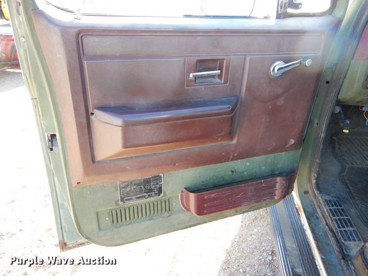 image for item KO9017 1984 Chevrolet D30  pickup truck