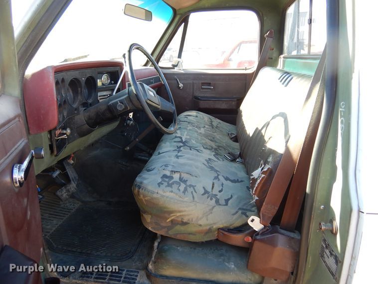 image for item KO9017 1984 Chevrolet D30  pickup truck