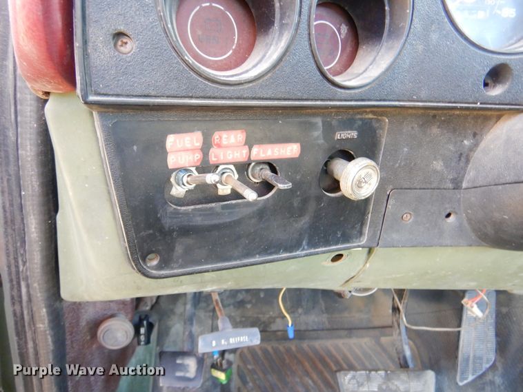 image for item KO9017 1984 Chevrolet D30  pickup truck