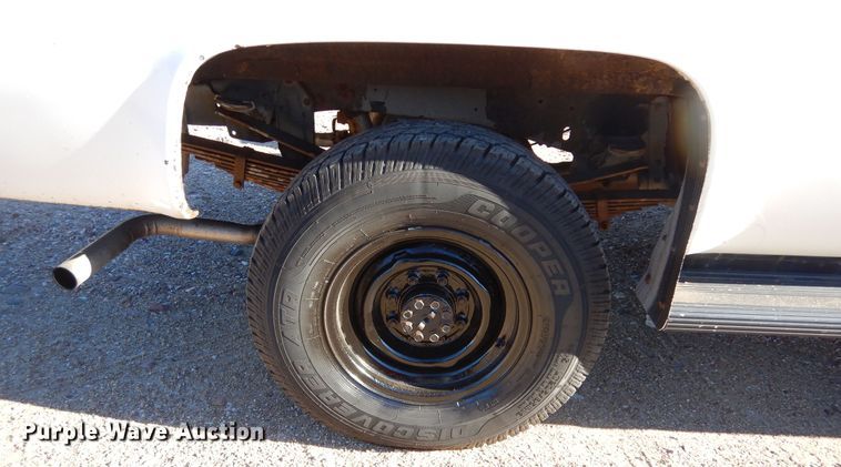 image for item KO9017 1984 Chevrolet D30  pickup truck