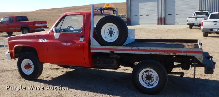 image for item KO9018 1984 Chevrolet D30  flatbed pickup truck