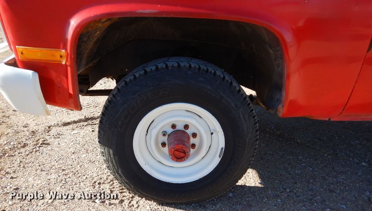 image for item KO9018 1984 Chevrolet D30  flatbed pickup truck