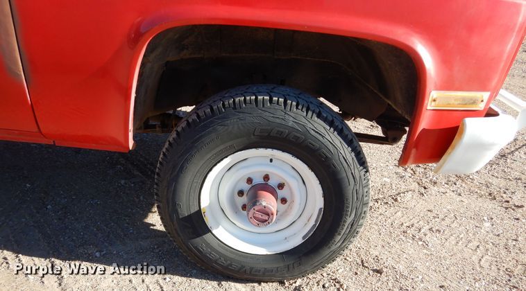 image for item KO9018 1984 Chevrolet D30  flatbed pickup truck