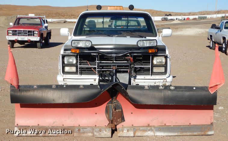 image for item KO9020 1985 Chevrolet D30  pickup truck