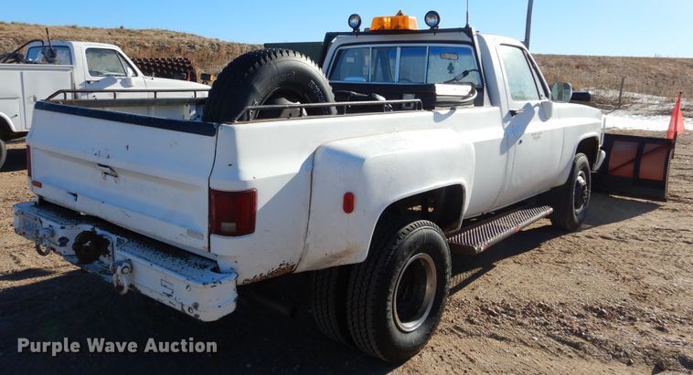 image for item KO9020 1985 Chevrolet D30  pickup truck