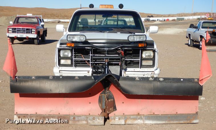 image for item KO9020 1985 Chevrolet D30  pickup truck