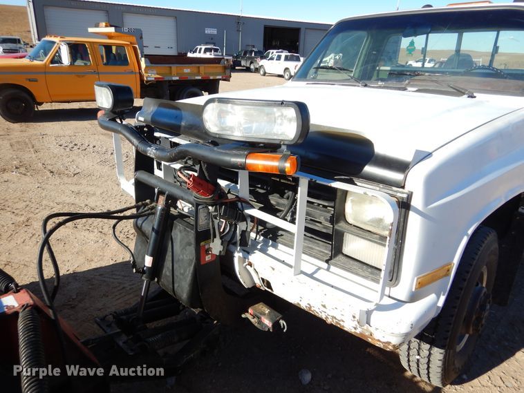 image for item KO9020 1985 Chevrolet D30  pickup truck