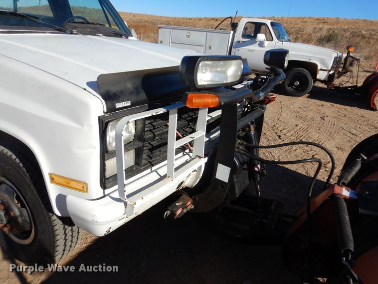 image for item KO9020 1985 Chevrolet D30  pickup truck