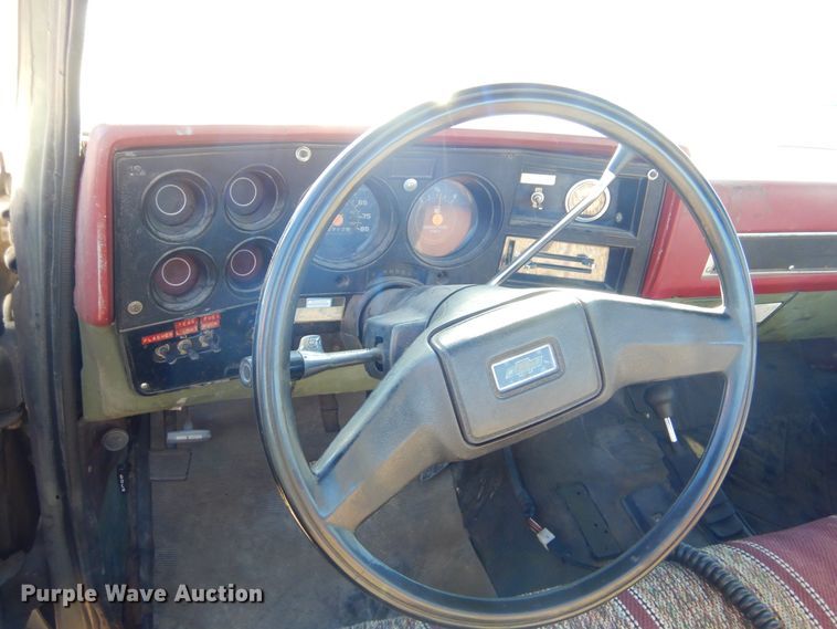 image for item KO9020 1985 Chevrolet D30  pickup truck