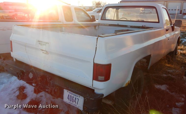 image for item KO9022 1986 Chevrolet D30  pickup truck