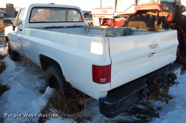 image for item KO9022 1986 Chevrolet D30  pickup truck