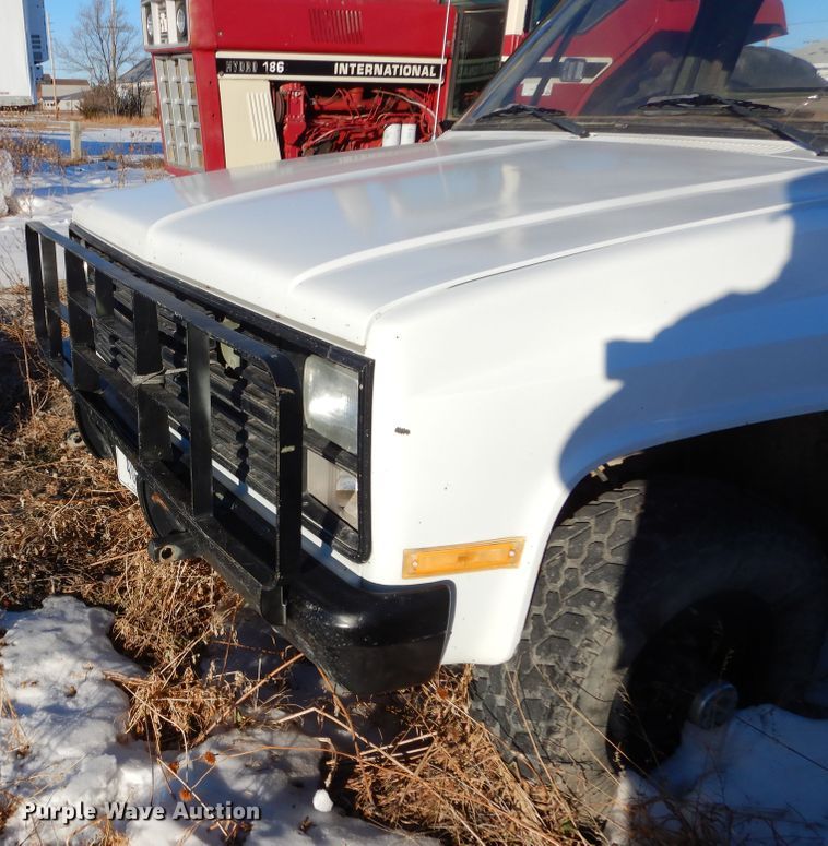 image for item KO9022 1986 Chevrolet D30  pickup truck