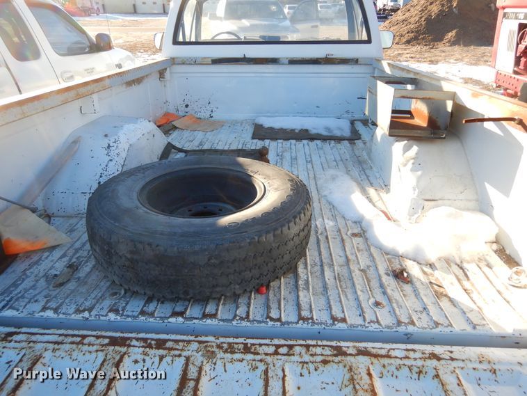 image for item KO9022 1986 Chevrolet D30  pickup truck