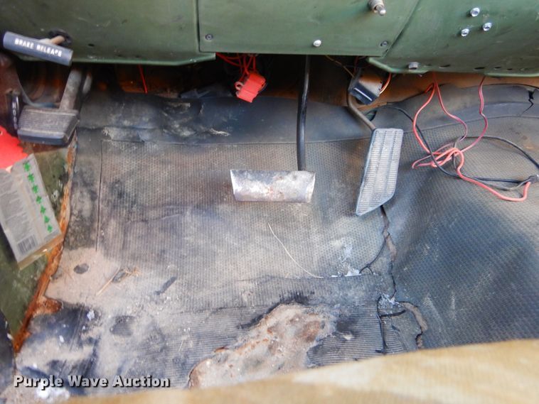 image for item KO9022 1986 Chevrolet D30  pickup truck