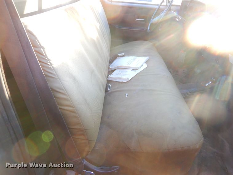 image for item KO9022 1986 Chevrolet D30  pickup truck