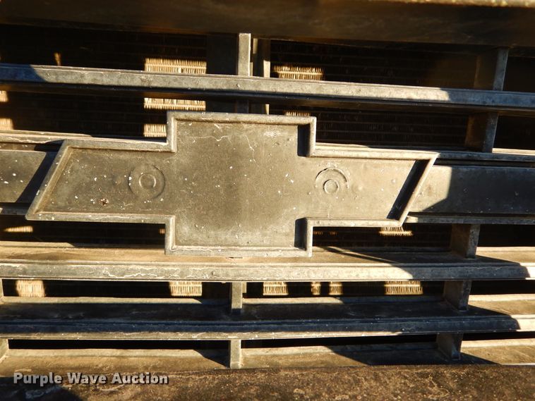 image for item KO9022 1986 Chevrolet D30  pickup truck