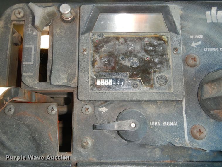 image for item KO9023 International 186 Hydro  tractor