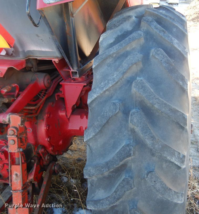 image for item KO9023 International 186 Hydro  tractor