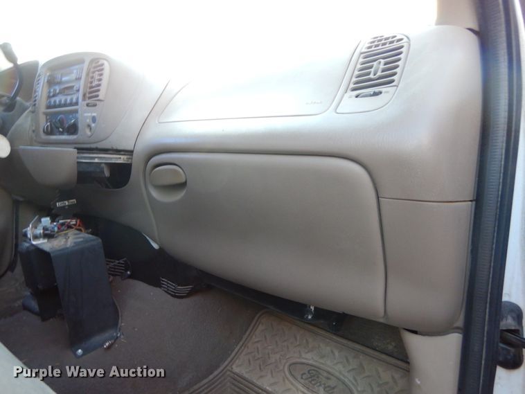 image for item KO9024 2000 Ford F150  SuperCab pickup truck