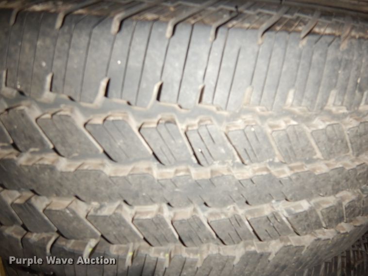 image for item KR9932 (4) Continental 275/65R18 tires