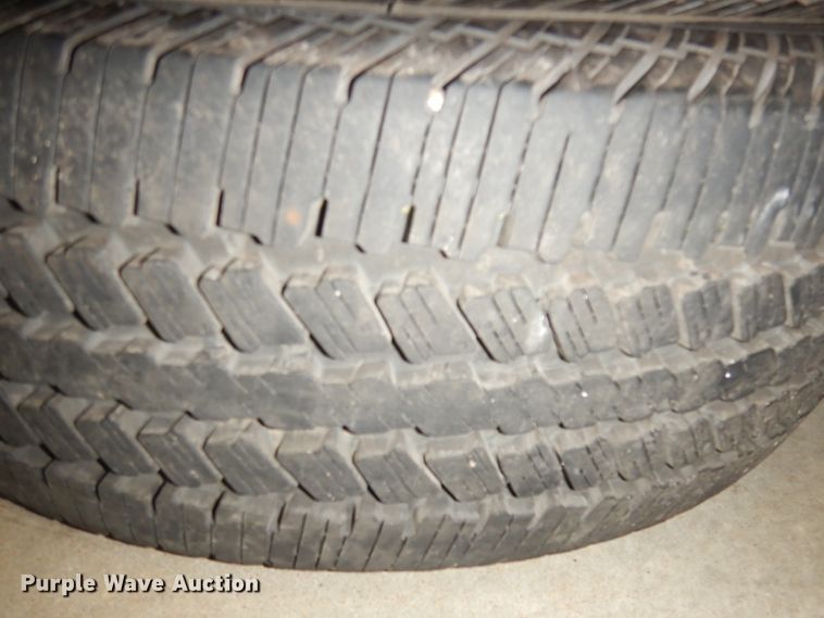 image for item KR9932 (4) Continental 275/65R18 tires