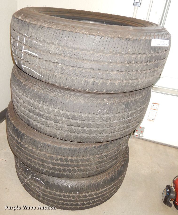 image for item KR9933 (4) Continental 275/65R18 tires