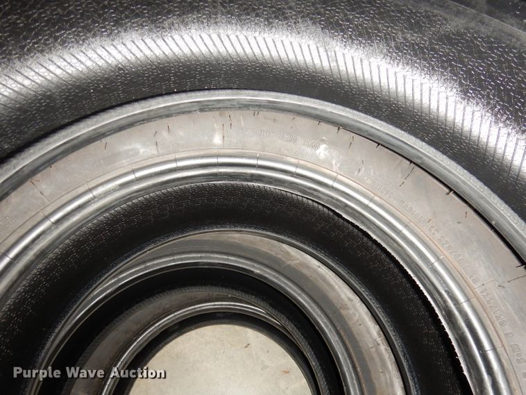 image for item KR9933 (4) Continental 275/65R18 tires