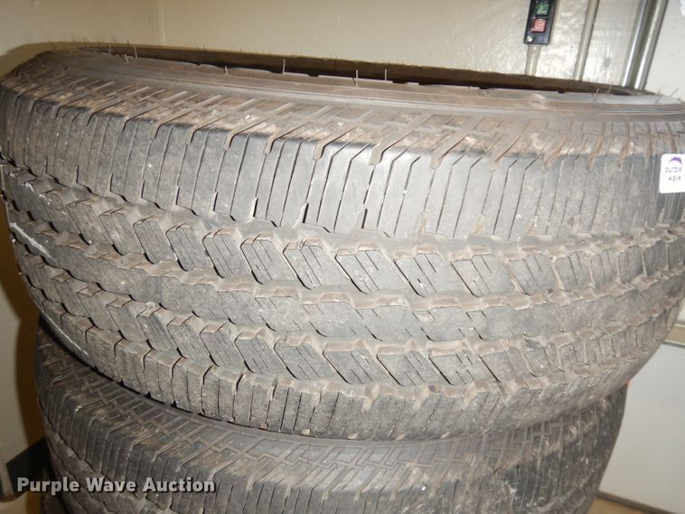 image for item KR9933 (4) Continental 275/65R18 tires