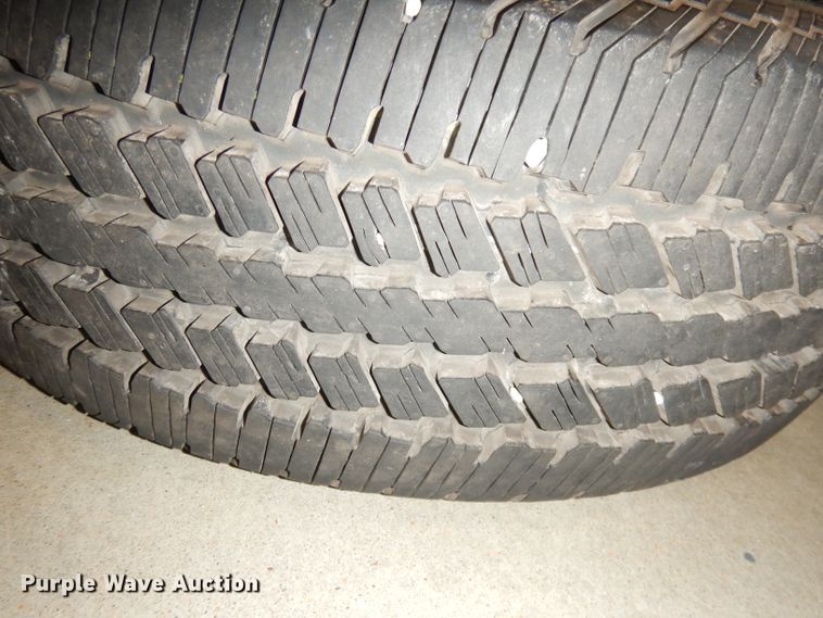 image for item KR9933 (4) Continental 275/65R18 tires