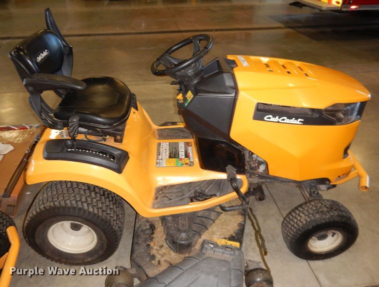 image for item KR9938 Cub Cadet XT2 Enduro  lawn mower