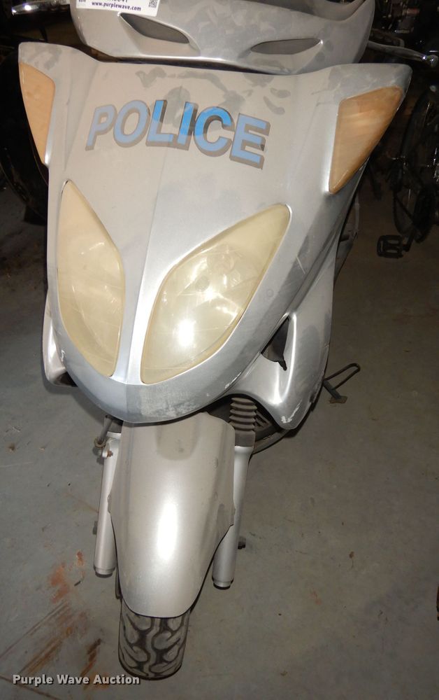 image for item KR9941 2005 Shanghai Jmstar  moped
