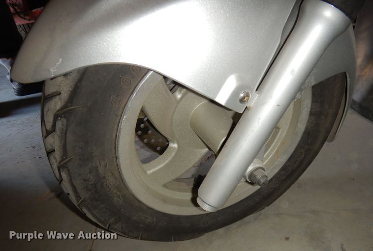 image for item KR9941 2005 Shanghai Jmstar  moped