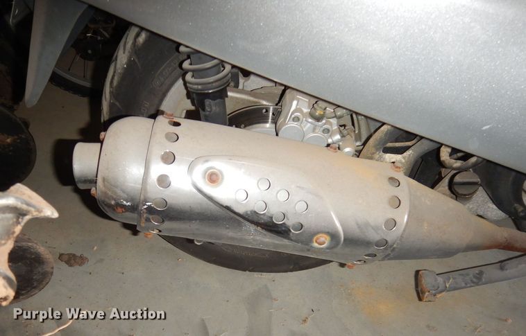 image for item KR9941 2005 Shanghai Jmstar  moped