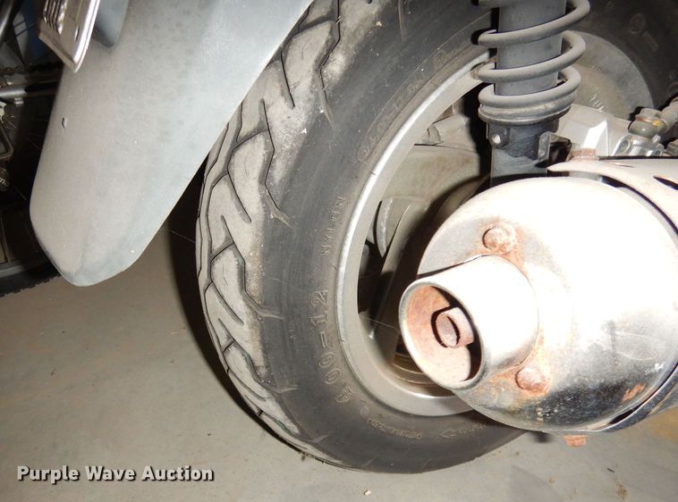 image for item KR9941 2005 Shanghai Jmstar  moped