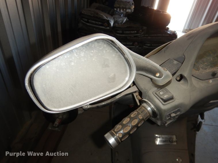 image for item KR9941 2005 Shanghai Jmstar  moped