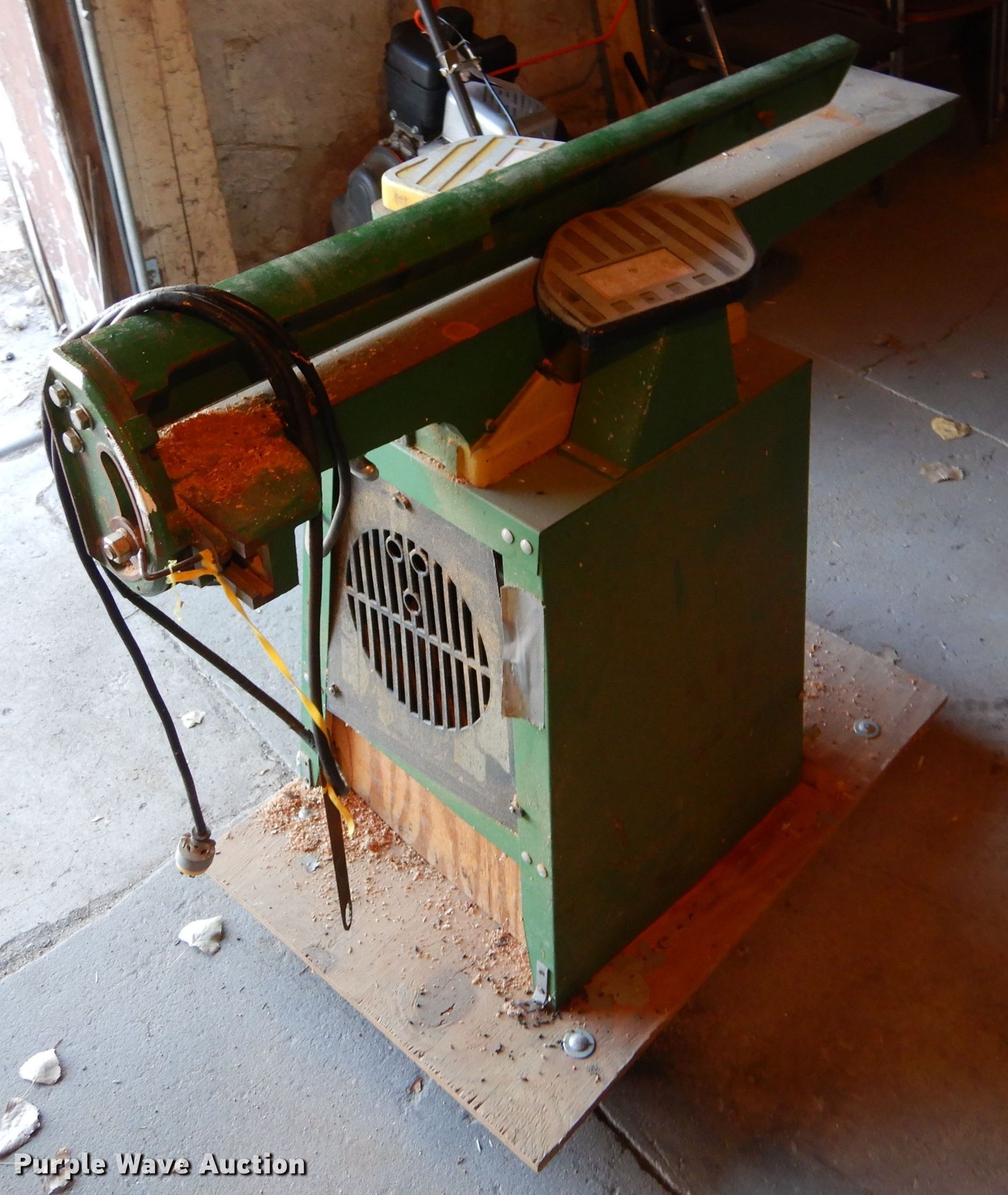 Woodtek jointer in Norton, KS Item IV9948 sold Purple Wave