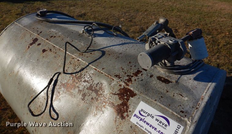 image for item DH8143 Fuel tank