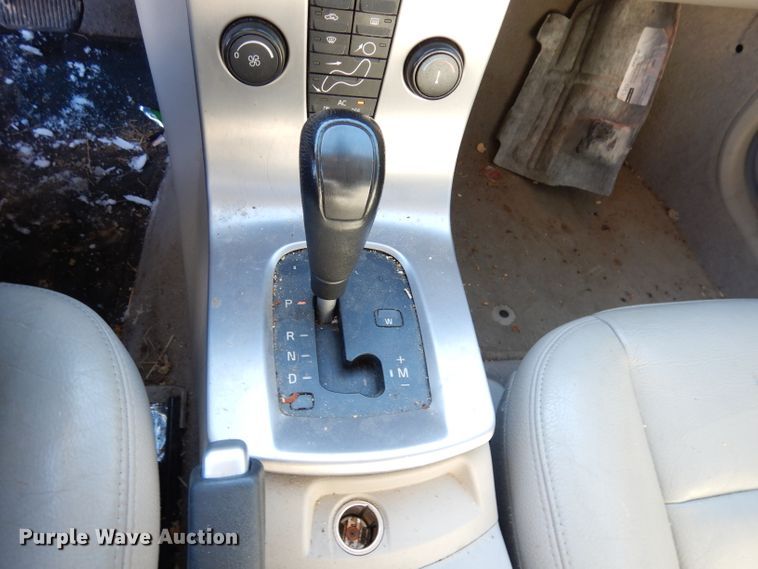 image for item DH8790 2005 Volvo V50 T5