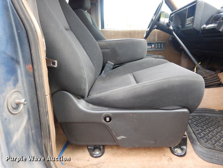 image for item DI8614 1989 Chevrolet C1500  Ext. Cab pickup truck