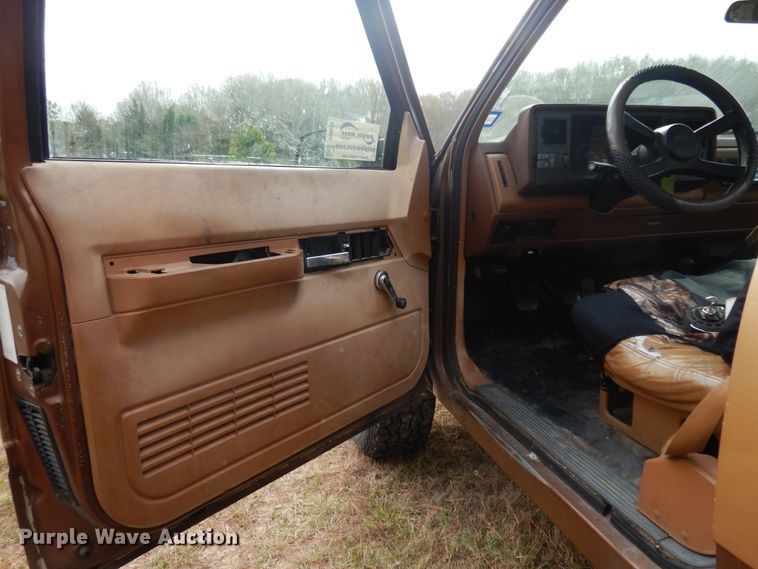 image for item DI8615 1990 Chevrolet K1500  pickup truck