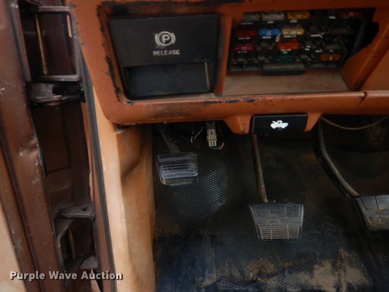 image for item DI8615 1990 Chevrolet K1500  pickup truck