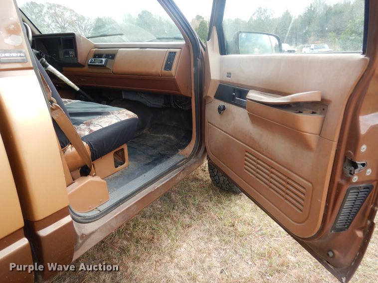 image for item DI8615 1990 Chevrolet K1500  pickup truck