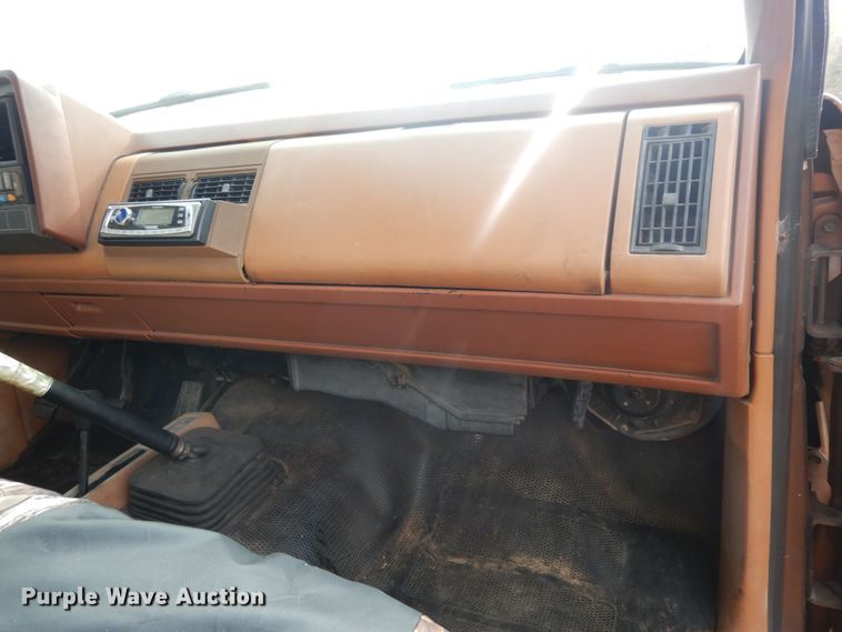 image for item DI8615 1990 Chevrolet K1500  pickup truck