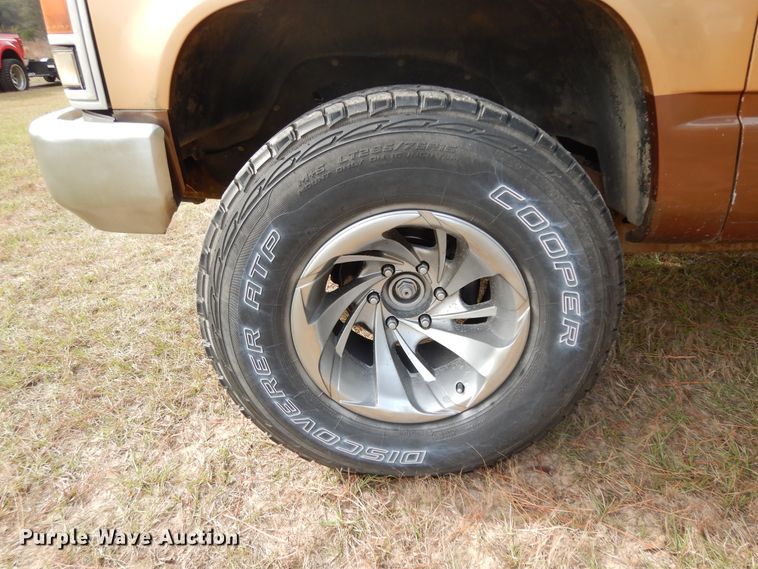 image for item DI8615 1990 Chevrolet K1500  pickup truck