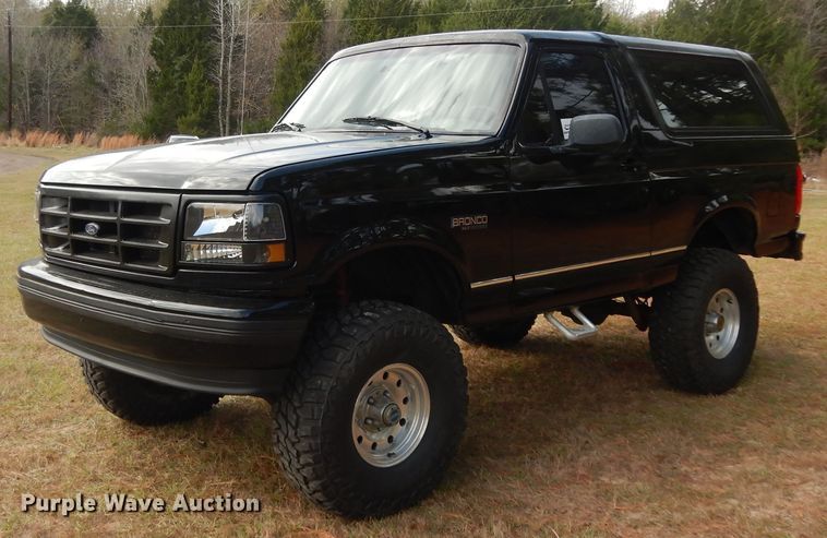 image for item DI8616 1996 Ford Bronco  SUV