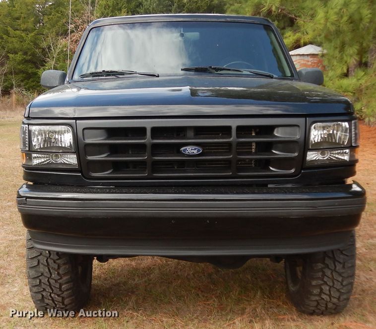 image for item DI8616 1996 Ford Bronco  SUV